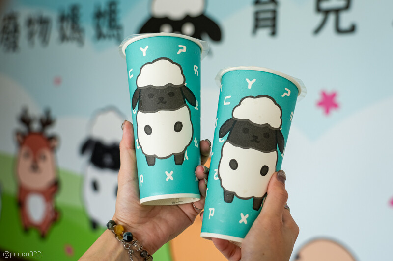 新竹香山｜廢物媽媽育兒農場．全園區採網路預約制！零距離可愛動物餵食，水豚君、梅花鹿、黑鼻羊、浣熊等～