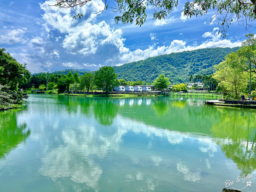 宜蘭縣員山鄉雷公埤》免門票湧泉戲水景點、落羽松秘境、木樁棧橋、環湖步道