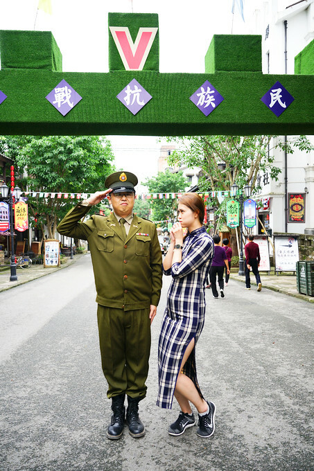 中國重慶景點旅遊推薦》兩江國際影視城，民國街以民國歷史、巴渝特色為主題的老重慶特色街區，換裝拍照也很有趣