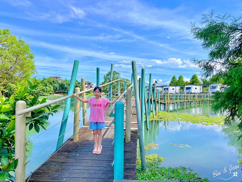 宜蘭縣員山鄉雷公埤》免門票湧泉戲水景點、落羽松秘境、木樁棧橋、環湖步道