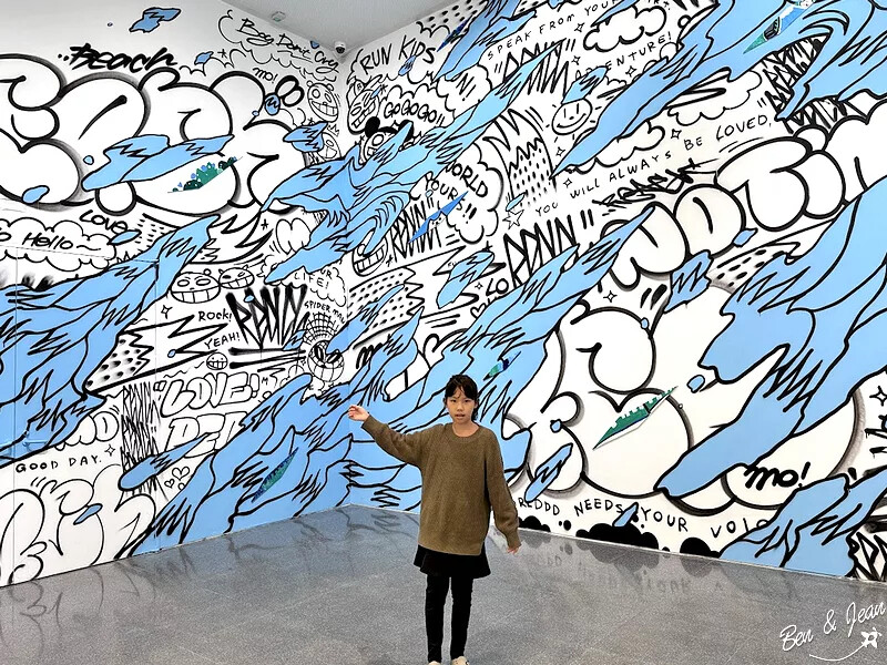 桃園市中壢區桃園市兒童美術館》全台最美的兒童美術館，以當代藝術為主題，純白色斜頂山丘好吸睛