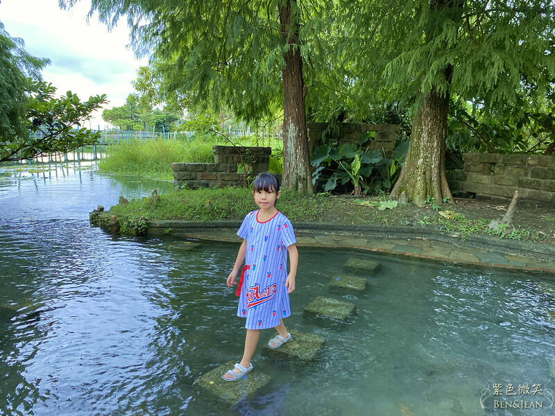 宜蘭縣員山鄉雷公埤》免門票湧泉戲水景點、落羽松秘境、木樁棧橋、環湖步道