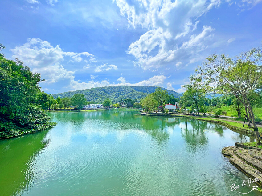 宜蘭縣員山鄉雷公埤》免門票湧泉戲水景點、落羽松秘境、木樁棧橋、環湖步道
