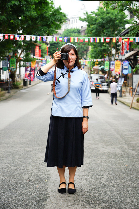 中國重慶景點旅遊推薦》兩江國際影視城，民國街以民國歷史、巴渝特色為主題的老重慶特色街區，換裝拍照也很有趣