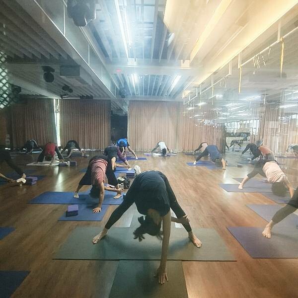 台中市中區(台中/西區)水舞生活會館-台中最舒適的渡假風格泳池俱樂部