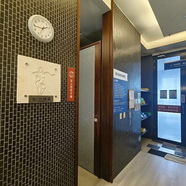 台中市中區(台中/西區)水舞生活會館-台中最舒適的渡假風格泳池俱樂部