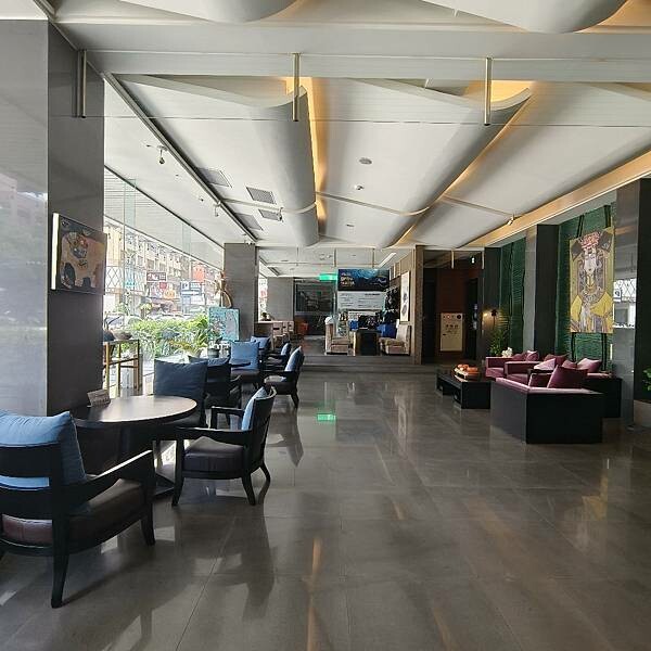 台中市中區(台中/西區)水舞生活會館-台中最舒適的渡假風格泳池俱樂部