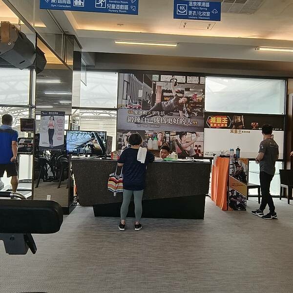 台中市中區(台中/西區)水舞生活會館-台中最舒適的渡假風格泳池俱樂部