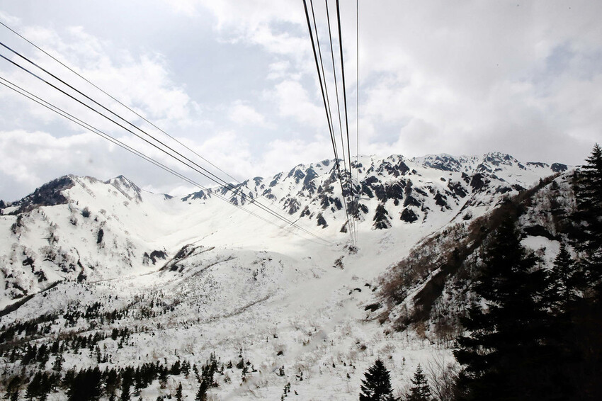 立生黑部真是人生必去一次的地方，雪牆絕景、沿途連綿不絶的壯麗