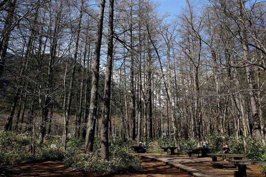 神的故鄉「上高地」,境內有大正池、田代池、河童橋、明神池等,