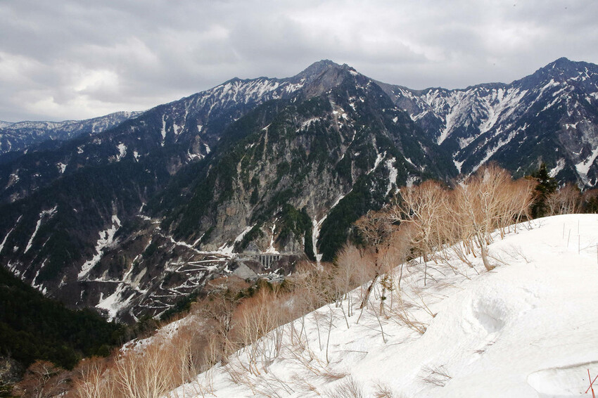 立生黑部真是人生必去一次的地方，雪牆絕景、沿途連綿不絶的壯麗
