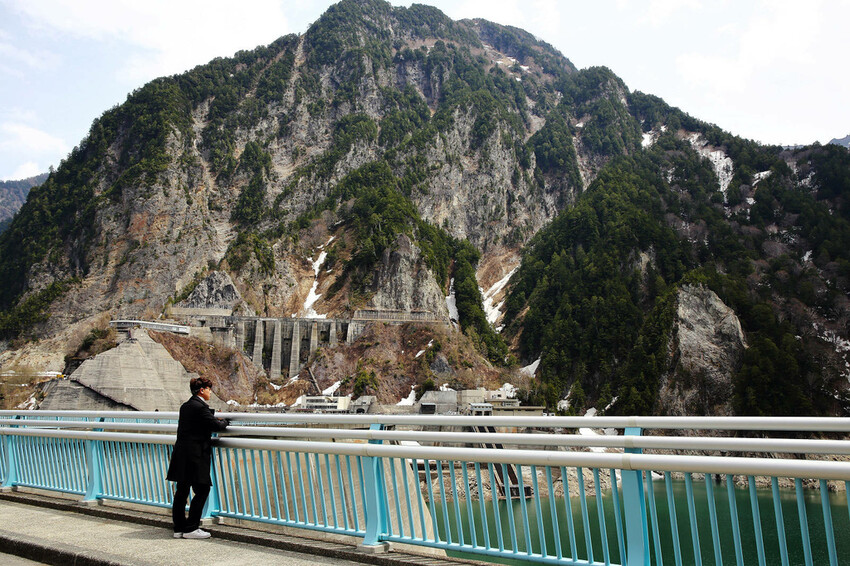 立生黑部真是人生必去一次的地方，雪牆絕景、沿途連綿不絶的壯麗