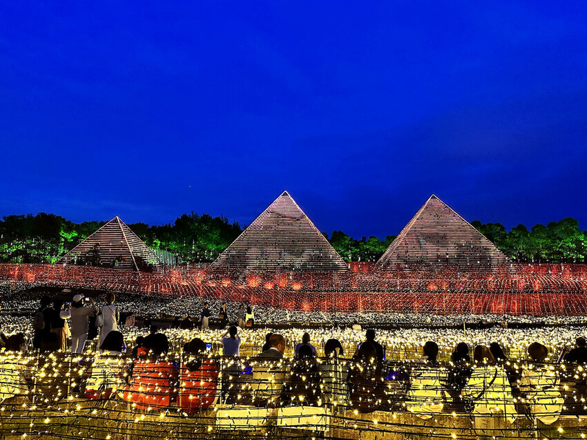 世界級美景,日本最大絢麗夢幻夜間燈光秀,結合花朵與燈飾的「名 世界級美景,日本最大絢麗夢幻夜間燈光秀,結合花朵與燈飾的「名