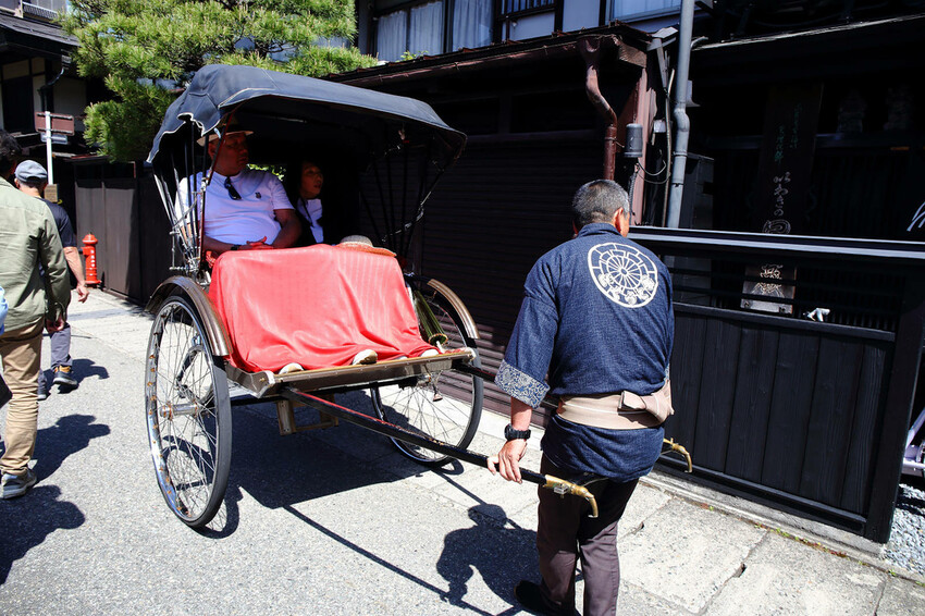 飛驒高山老街上三之町散策，高山老街散策與飛驒牛美食半日遊，老