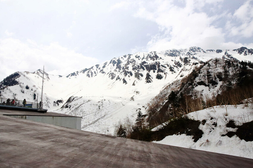 立生黑部真是人生必去一次的地方，雪牆絕景、沿途連綿不絶的壯麗