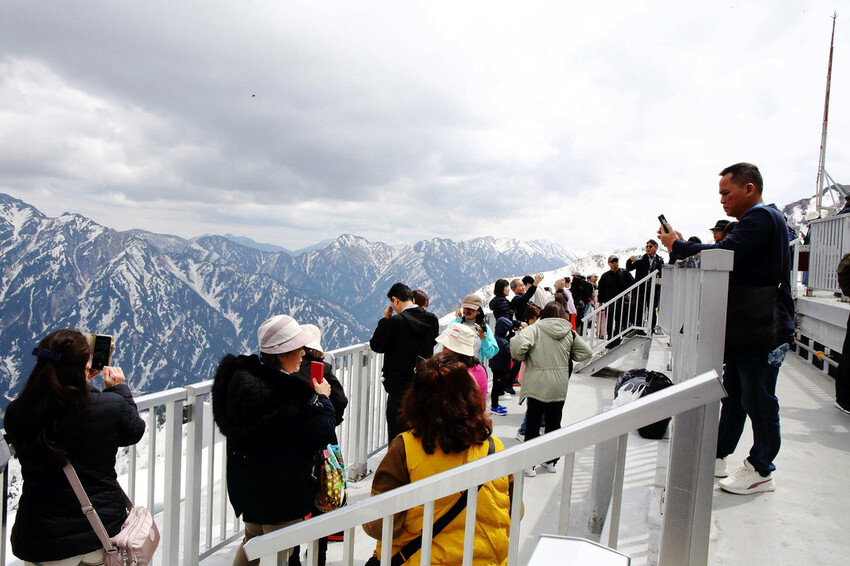 立生黑部真是人生必去一次的地方，雪牆絕景、沿途連綿不絶的壯麗