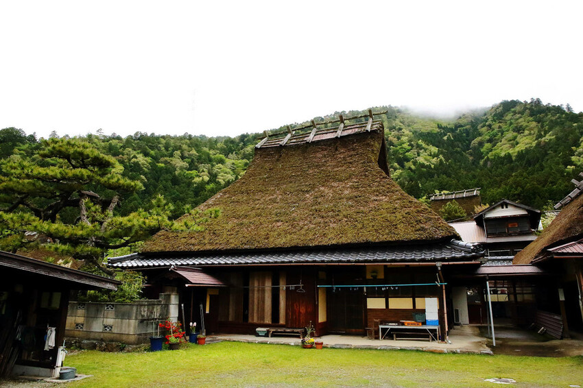 京都秘境-美山茅草屋之里｜美山合掌村，日本三大合掌村之一，被
