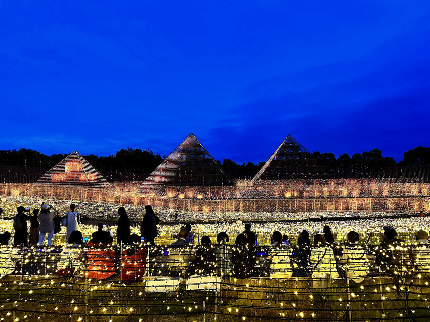 世界級美景,日本最大絢麗夢幻夜間燈光秀,結合花朵與燈飾的「名 世界級美景,日本最大絢麗夢幻夜間燈光秀,結合花朵與燈飾的「名