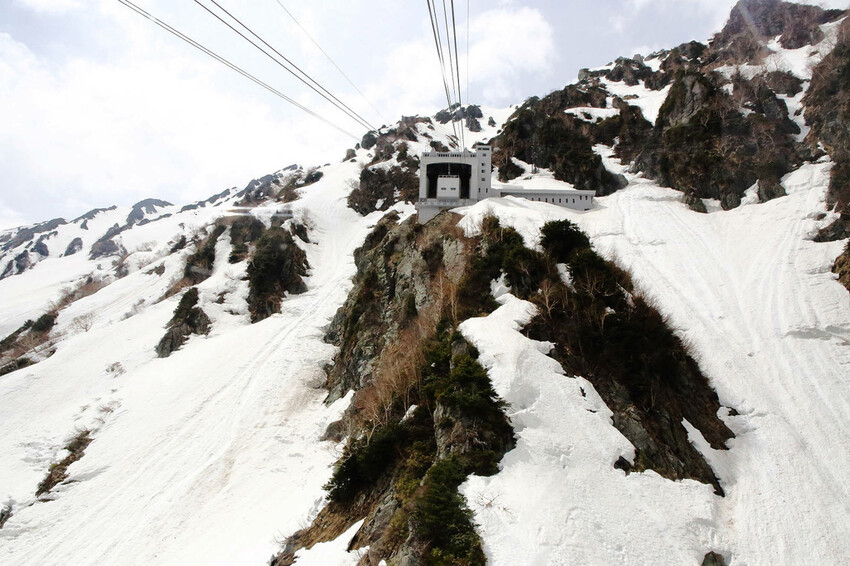 立生黑部真是人生必去一次的地方，雪牆絕景、沿途連綿不絶的壯麗