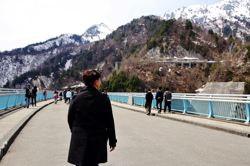 立生黑部真是人生必去一次的地方，雪牆絕景、沿途連綿不絶的壯麗