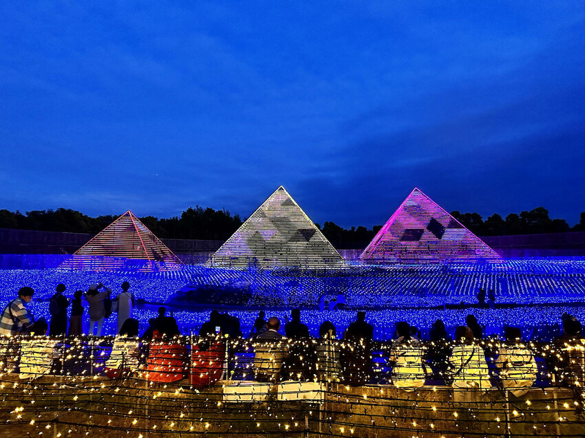 世界級美景,日本最大絢麗夢幻夜間燈光秀,結合花朵與燈飾的「名 世界級美景,日本最大絢麗夢幻夜間燈光秀,結合花朵與燈飾的「名