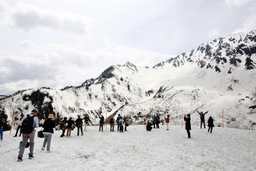 立生黑部真是人生必去一次的地方，雪牆絕景、沿途連綿不絶的壯麗