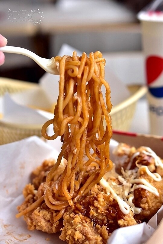 肯德基大阪燒無骨炸雞麵條