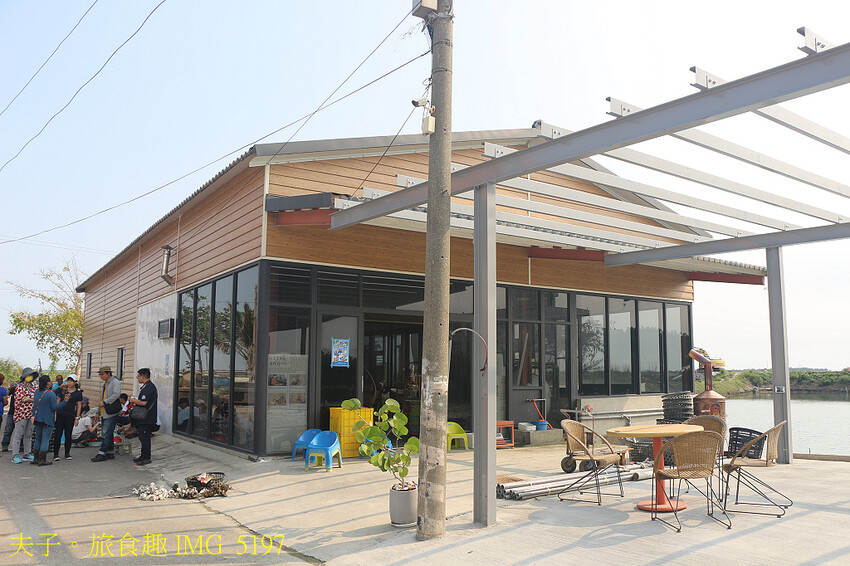 蘆竹溝蚵學園區 坐膠筏巡蚵田 一日蚵農體驗 蘆竹溝蚵學園區 坐膠筏巡蚵田 一日蚵農體驗