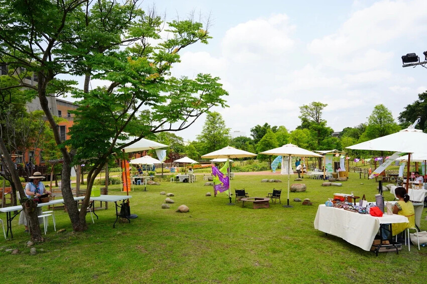 新北市三峽區細品三峽茶韻，感受茶文化的薰陶：2024新北藍茶藝術季在客家文化園區的品茗、採茶、揉茶、傳承文化的體驗之