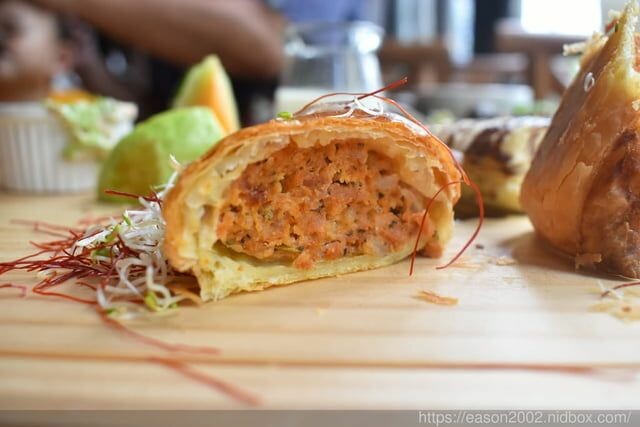 宜蘭景點 | 水岸森林物語-可愛動物園區 與小動物親密接觸 熊貓羊、梅花鹿、羊駝、狐獴、 孔雀、梵天雞、紅腹錦雞、柯爾鴨、紅鶴、毛驢、水豚、笑笑羊、亞達伯拉象龜、兔豚鼠、 黑腹山羊、紅面番鴨(薑母鴨)