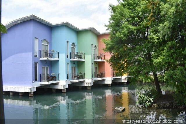宜蘭景點 | 水岸森林物語-可愛動物園區 與小動物親密接觸 熊貓羊、梅花鹿、羊駝、狐獴、 孔雀、梵天雞、紅腹錦雞、柯爾鴨、紅鶴、毛驢、水豚、笑笑羊、亞達伯拉象龜、兔豚鼠、 黑腹山羊、紅面番鴨(薑母鴨)