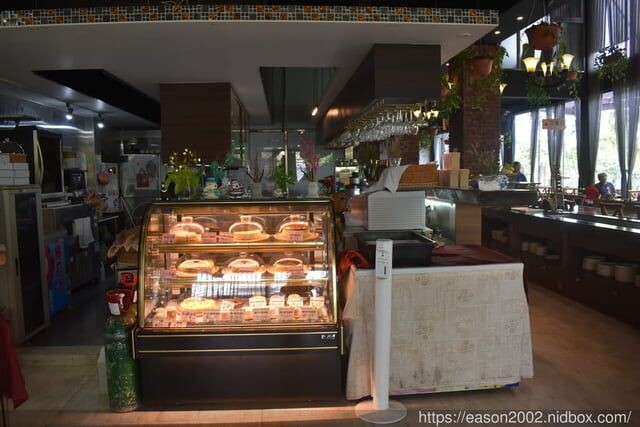 宜蘭景點 | 水岸森林物語-可愛動物園區 與小動物親密接觸 熊貓羊、梅花鹿、羊駝、狐獴、 孔雀、梵天雞、紅腹錦雞、柯爾鴨、紅鶴、毛驢、水豚、笑笑羊、亞達伯拉象龜、兔豚鼠、 黑腹山羊、紅面番鴨(薑母鴨)