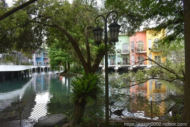 宜蘭景點 | 水岸森林物語-可愛動物園區 與小動物親密接觸 熊貓羊、梅花鹿、羊駝、狐獴、 孔雀、梵天雞、紅腹錦雞、柯爾鴨、紅鶴、毛驢、水豚、笑笑羊、亞達伯拉象龜、兔豚鼠、 黑腹山羊、紅面番鴨(薑母鴨)