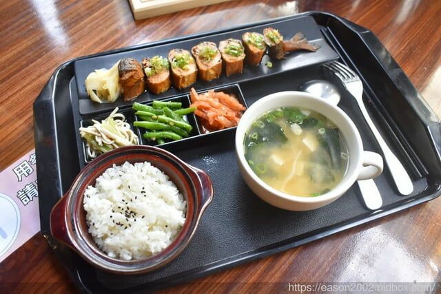 宜蘭景點 | 水岸森林物語-可愛動物園區 與小動物親密接觸 熊貓羊、梅花鹿、羊駝、狐獴、 孔雀、梵天雞、紅腹錦雞、柯爾鴨、紅鶴、毛驢、水豚、笑笑羊、亞達伯拉象龜、兔豚鼠、 黑腹山羊、紅面番鴨(薑母鴨)