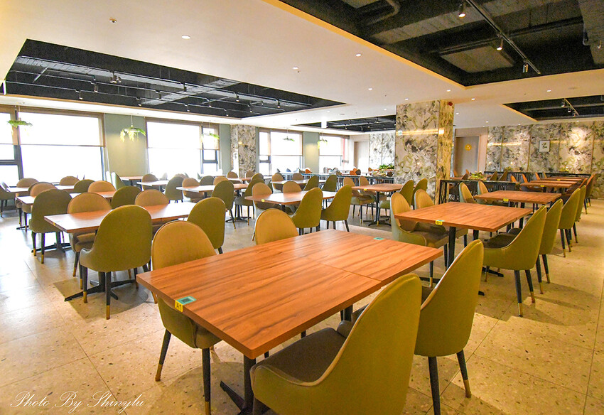 福容飯店旗下的輕旅品牌,IKEA主題房適!中西式早餐吃到飽