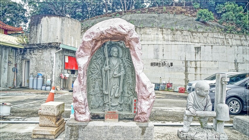 南投縣中寮鄉南投中寮鄉金龍山法華寺：探訪亞洲最大雙金龍，必訪網美打卡景點