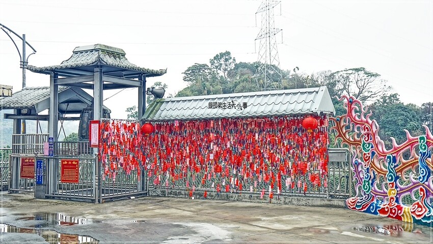 南投縣中寮鄉南投中寮鄉金龍山法華寺：探訪亞洲最大雙金龍，必訪網美打卡景點