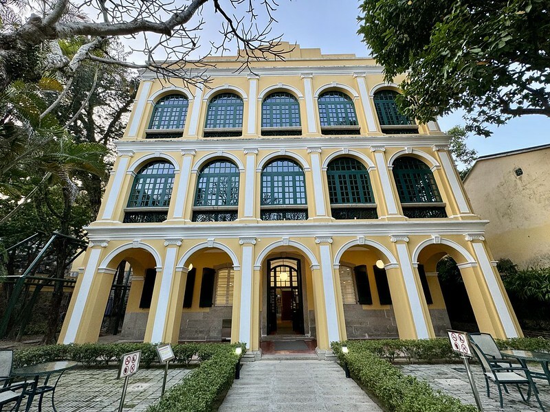 澳門澳門旅遊 ｜OU POU澳葡茶餐廳（東方斜巷店），生活區的小店，藏有在地美食，店老闆年輕又帥氣且樂於分享。