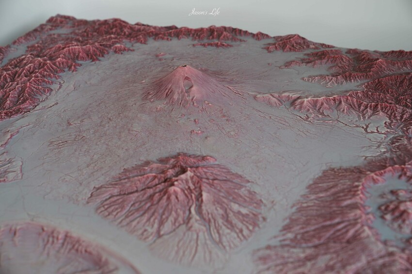 日本【日本靜岡│景點】靜岡縣富士山世界遺產中心。這買得到富士山交通錐，一窺富士山文化，體現爬富士山的景色