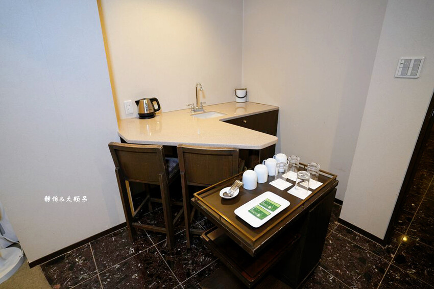 輕井澤1130飯店,溫馨四人房寬敞舒適、自助餐螃蟹吃到飽,輕