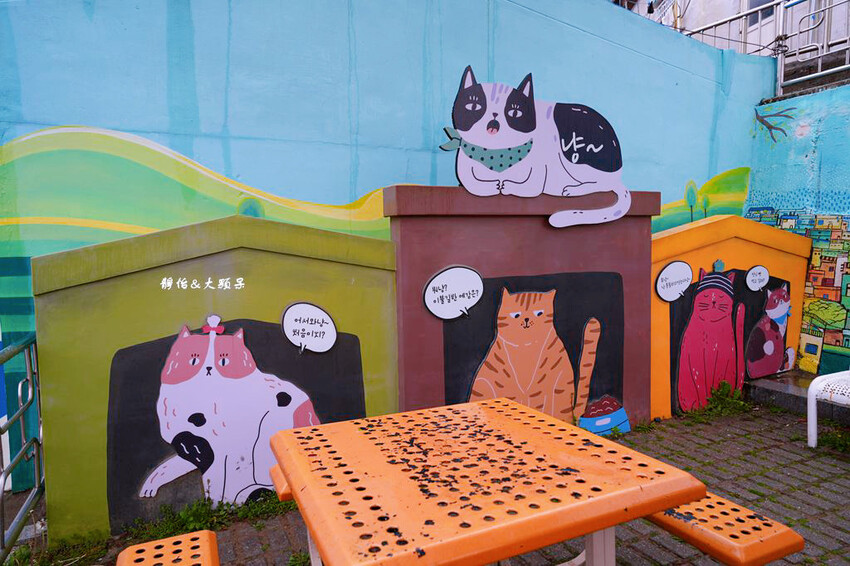 釜山甘川洞文化村 ❙ 小王子彩繪壁畫村、小王子和沙漠狐狸，釜