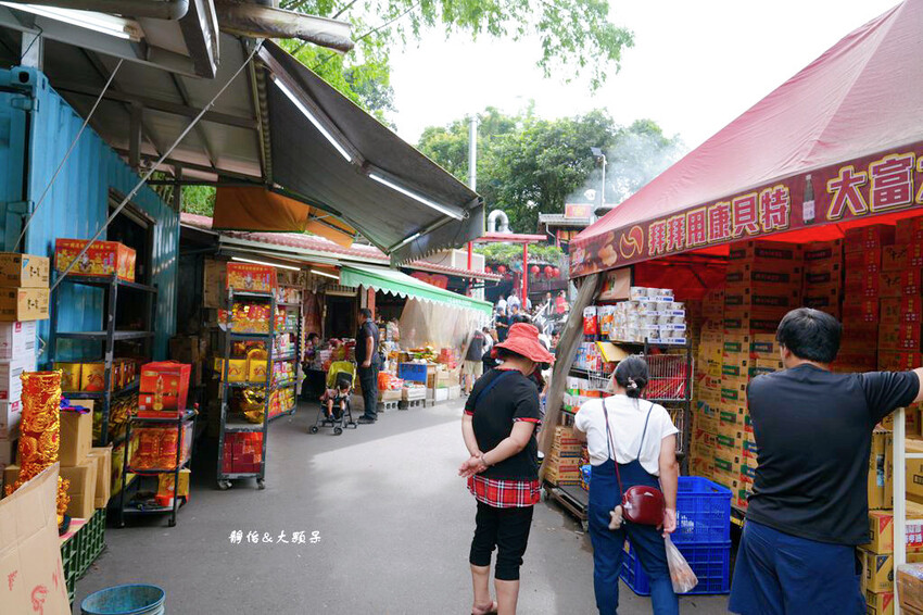 中寮石龍宮 ❙ 全台唯一拜土地公免費泡麵吃到飽，南投泡麵土地