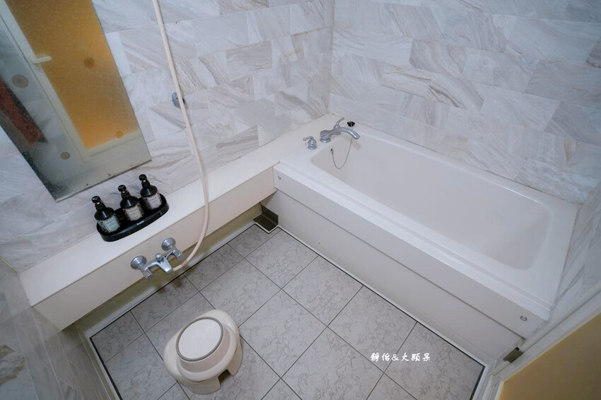 輕井澤1130飯店,溫馨四人房寬敞舒適、自助餐螃蟹吃到飽,輕