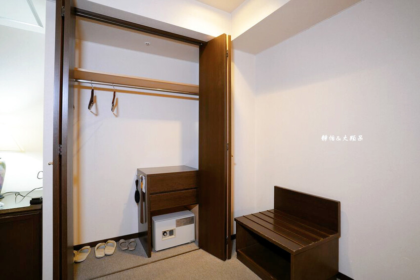 輕井澤1130飯店,溫馨四人房寬敞舒適、自助餐螃蟹吃到飽,輕