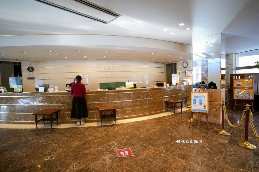 輕井澤1130飯店,溫馨四人房寬敞舒適、自助餐螃蟹吃到飽,輕