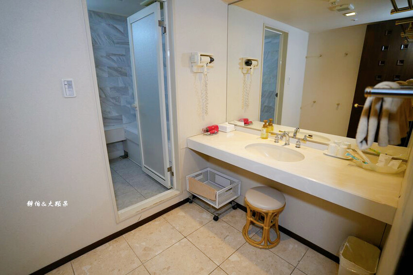 輕井澤1130飯店,溫馨四人房寬敞舒適、自助餐螃蟹吃到飽,輕