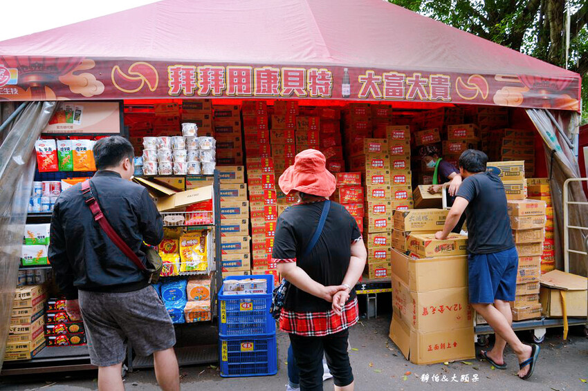 中寮石龍宮 ❙ 全台唯一拜土地公免費泡麵吃到飽，南投泡麵土地