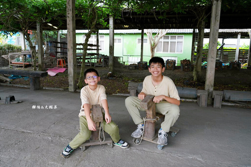 宜蘭親子農場,廣興農場,動物餵食、焢窯、 摸蜆、DIY體驗、