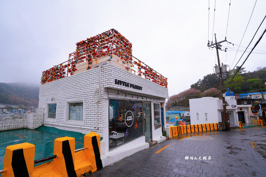 釜山甘川洞文化村 ❙ 小王子彩繪壁畫村、小王子和沙漠狐狸，釜