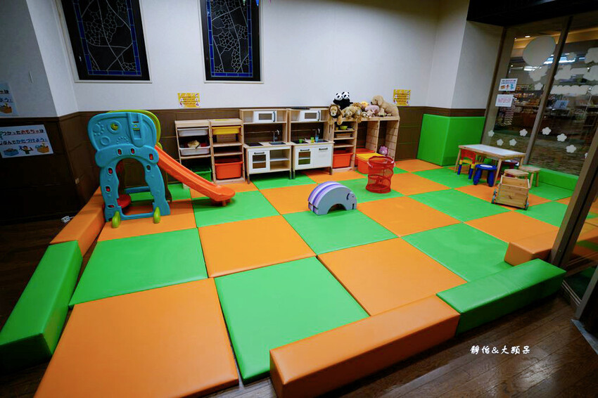 輕井澤1130飯店,溫馨四人房寬敞舒適、自助餐螃蟹吃到飽,輕